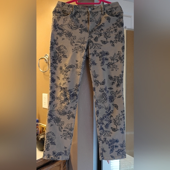 Gloria Vanderbilt Denim - Gloria Vanderbilt Amanda Jeans Floral Print Women's Jeans